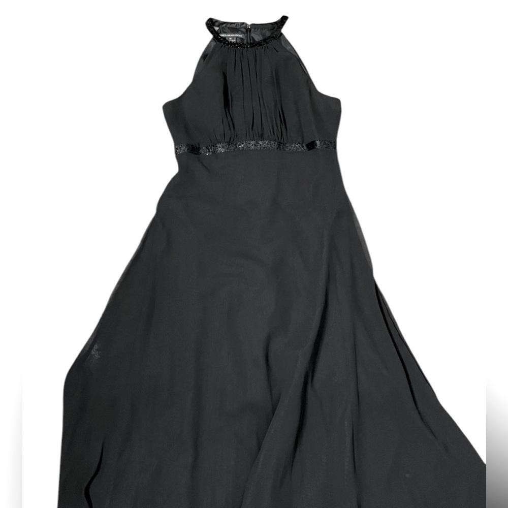 Jones Wear Black Elegant Halter Neck A Line Gown with Intricate Beading Size 8 - Picture 3 of 7